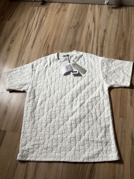Tricou Dior alb.
