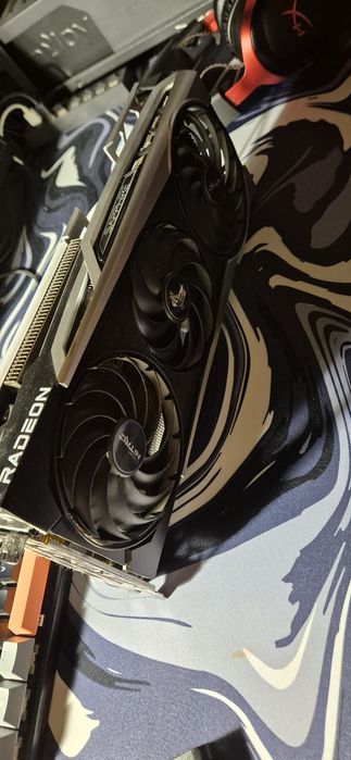 VAND URGENT placa video sapphire nitro+ rx 6700 xt