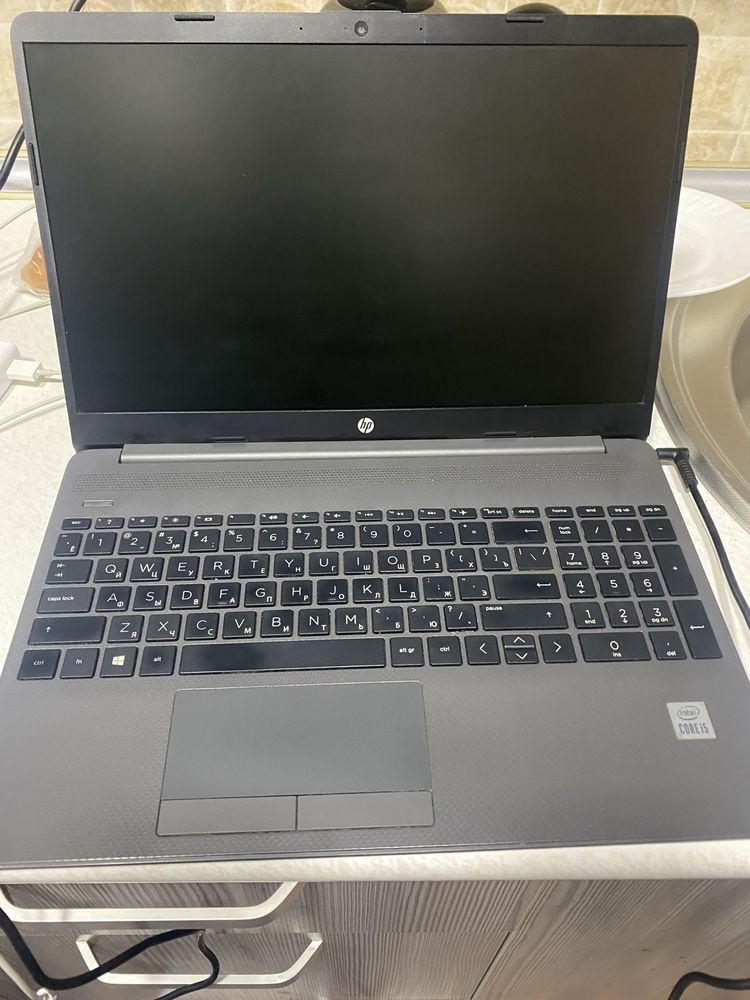 Продам срочно Hp ноутбук i5-10 поколения