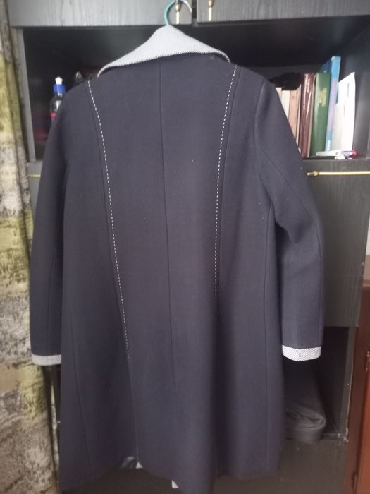 Продам женские куртки  54 размера.