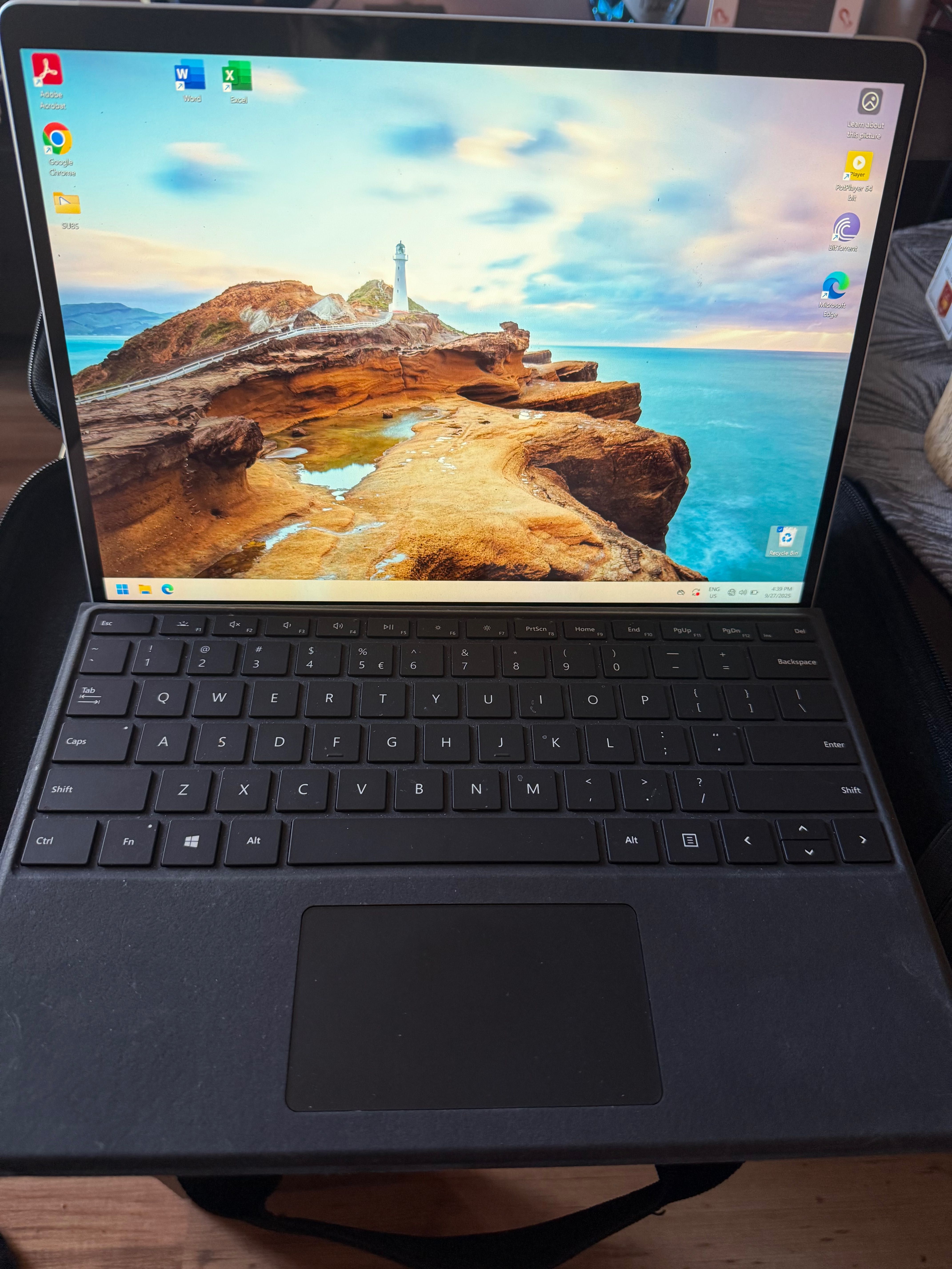 Surface Pro 8  като нов