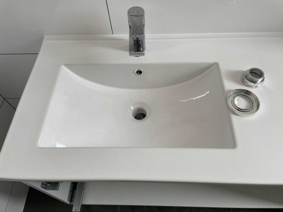 Vand lavoar baie din ceramica 120 cm