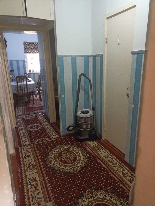 Продаётся 2х ком кв на 2 этаже Ориентир 5мик Ул А,Джомий Без посредред