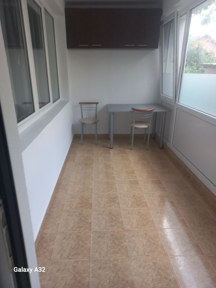 Proprietar închiriez apartament 3 cam.Otopeni central .