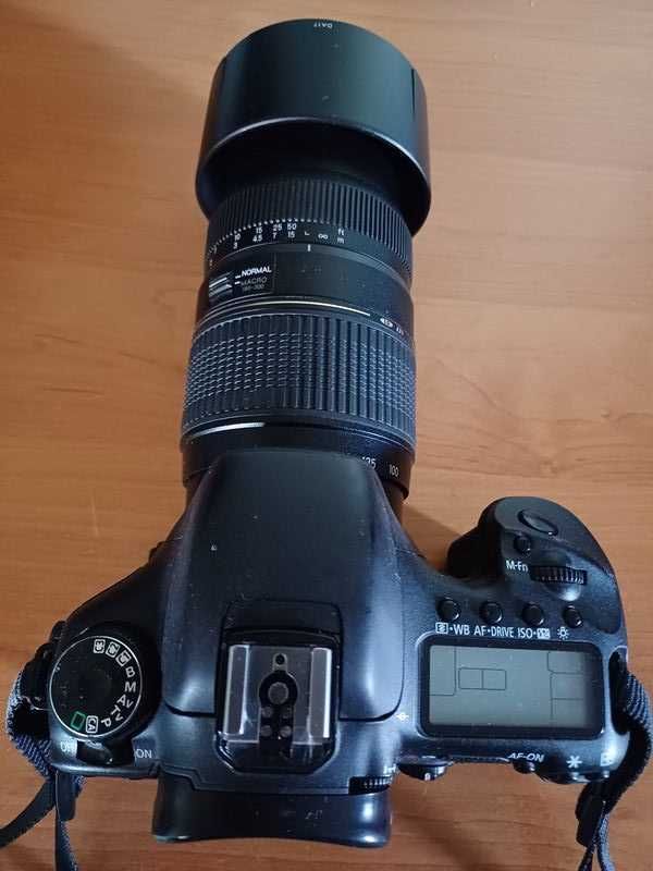 Продавам фотоапарат Canon 7D+ Tamron 70-300mm f5.6 (marko 180-300mm)