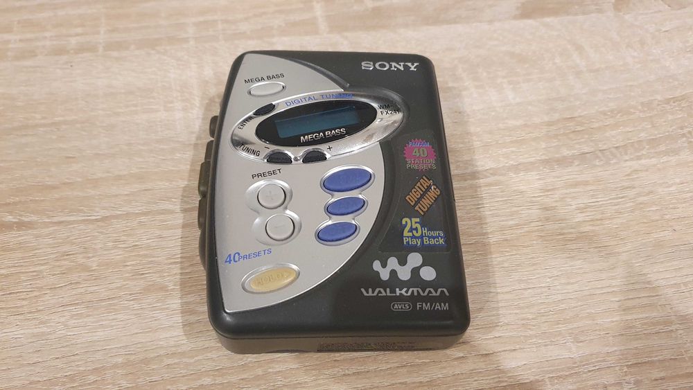 Продам кассетный плейер SONY