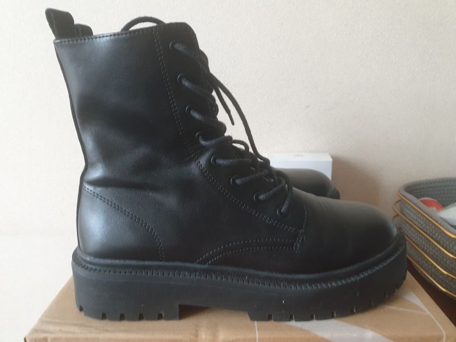 Боты Кожаные,демисизонные. Натуральная кожа .Фирма ЗАРА
