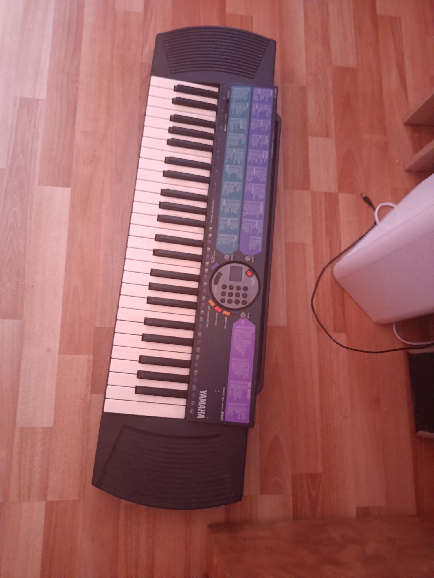 Orga Yamaha PSR 77