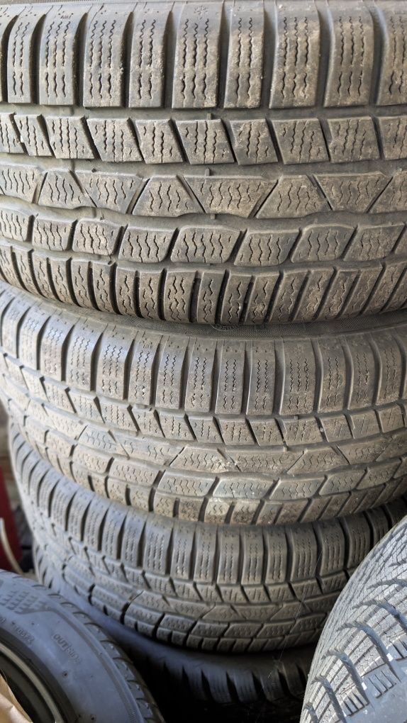 Продавам зимни гуми 215 60 16 Continrntal