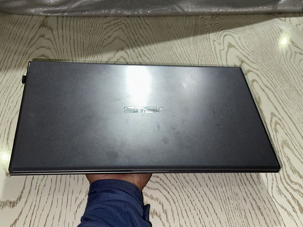 Asus Vivobook 15  core i3 ( sensorli ekran)