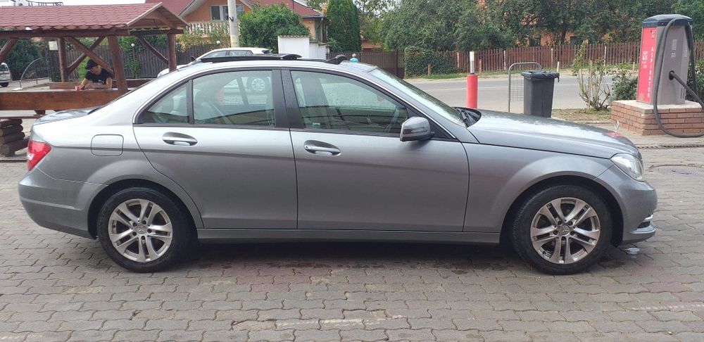 Dezmembrez Mercedes c220 c350 packet amg usa caroserie w204 facelift b