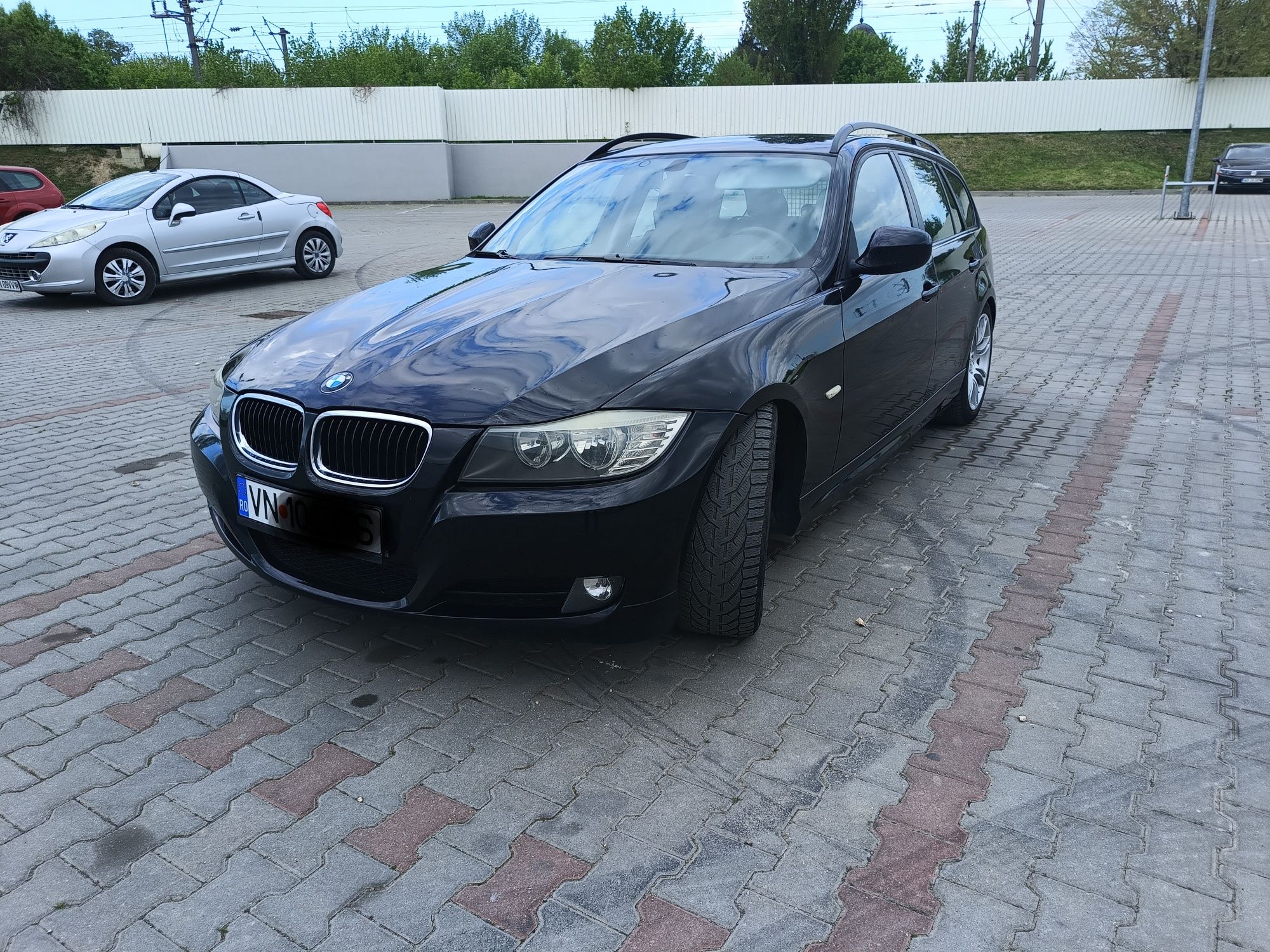 Vând BMW serie 3 , acte la zi