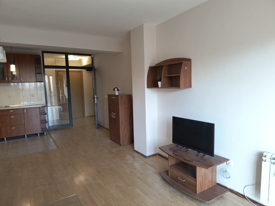 Дава се под наем Двустаен апартамент в София, Център - 80 кв.м за 663 € - Снимка #2