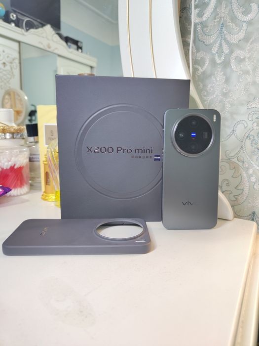 Vivo X200 pro mini 12/ 256 Гб black