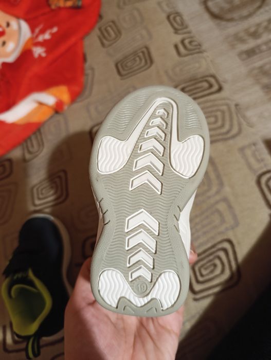 Incaltaminte sport baiat marimea 19