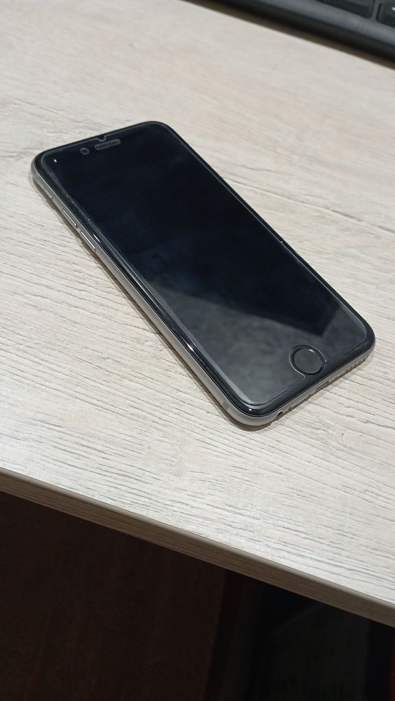 Продам iPhone 6 в идеальном состоянии.