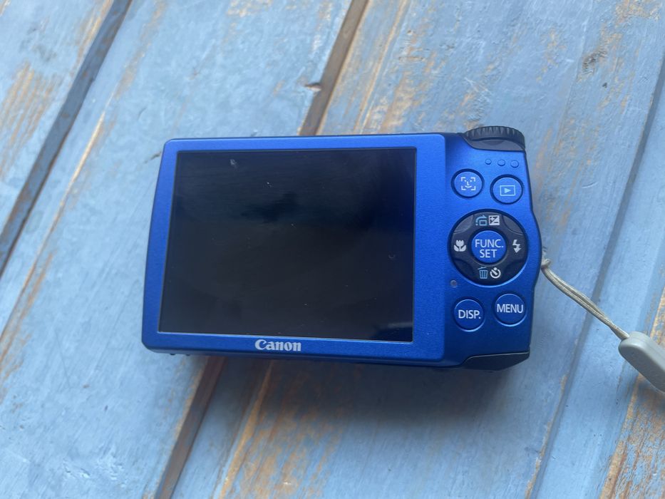 Camera digitala Canon a3300 is