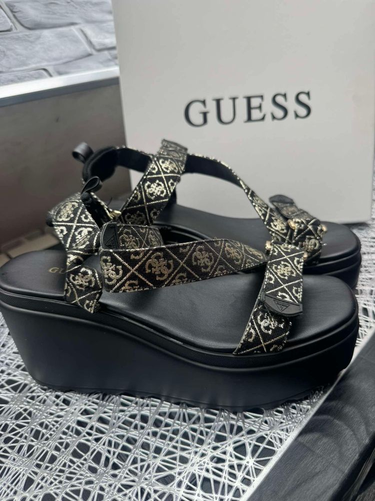 Сандали Guess 40 номер