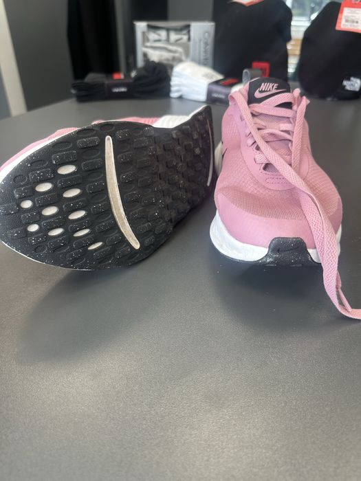 Маратонки Nike 38 номер