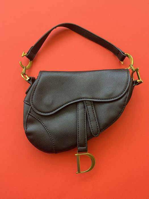 Дамска малка чанта CD Black Grained Calfskin Leather Saddle Bag