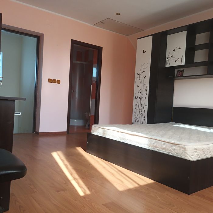 Casă tip vilă cu livadă