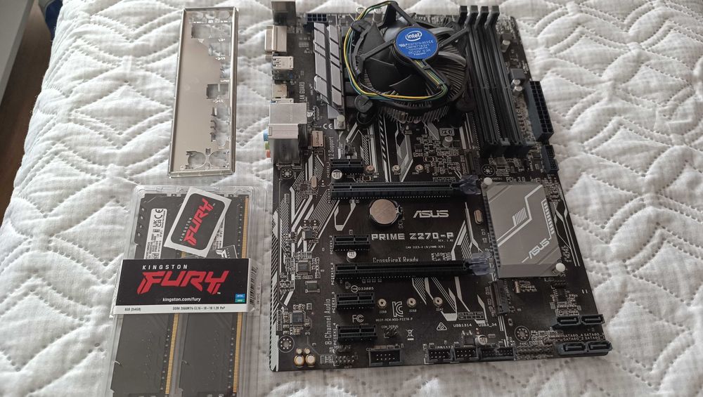 комплект за компютър: ASUS PRIME Z270 + i5 6600K + 8GB DDR4 2666