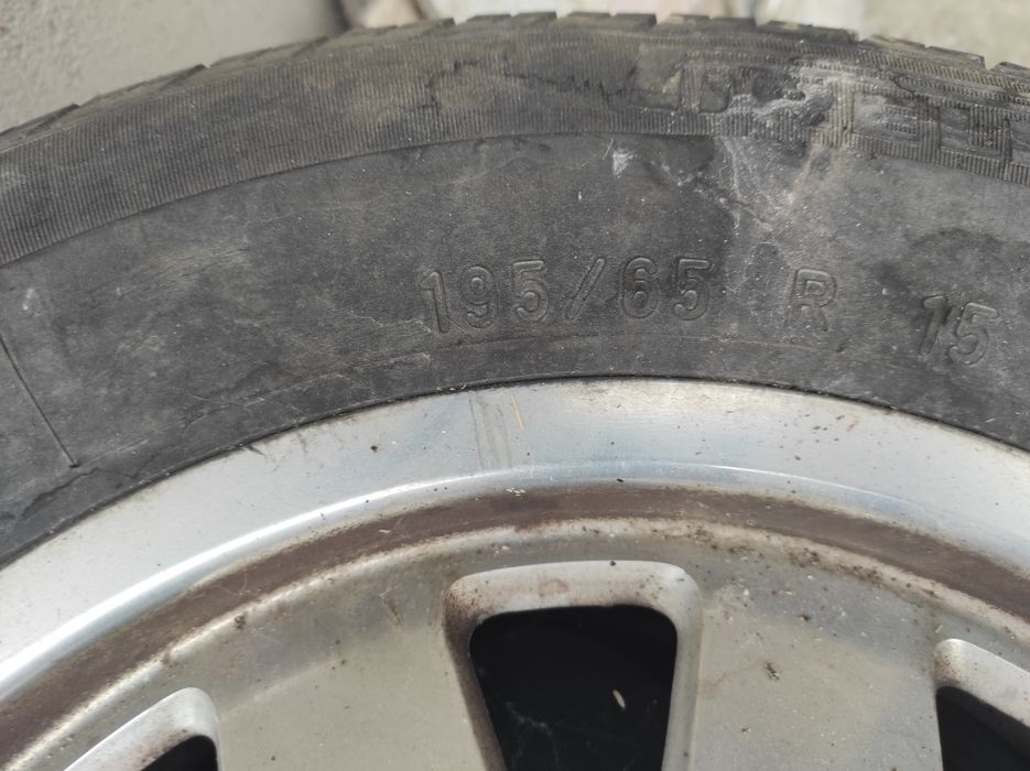 Roata audi anvelopa Pirelli aproape noua