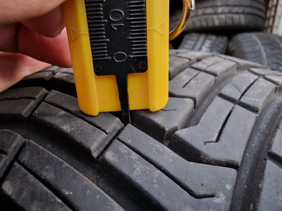 Anvelope 215/50R17 marca Continental, DOT 2022,7 mm