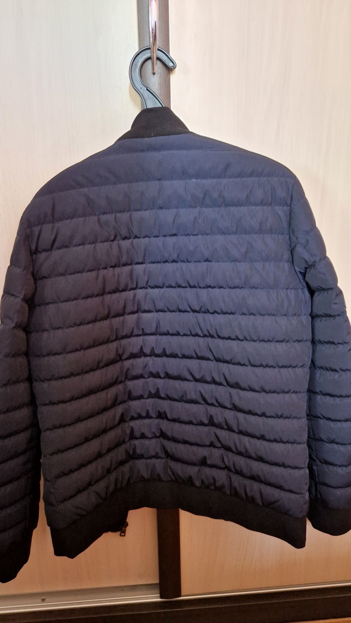 Продам осенне‑весенняя куртка  Prada