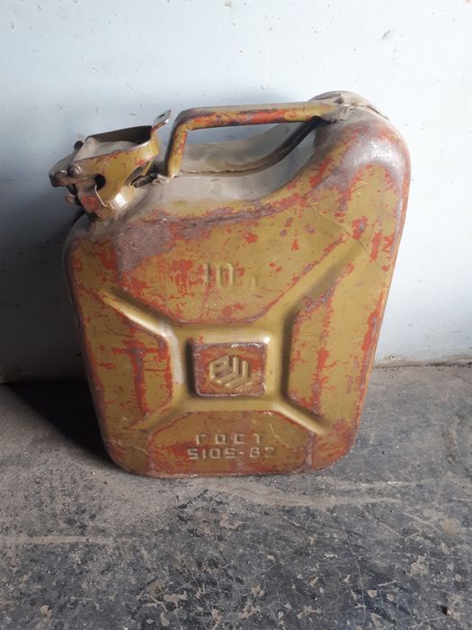 Канистра металлическая 10литров.