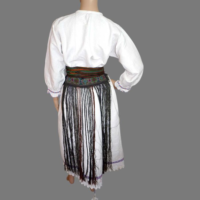 Costum popular vechi din Banat : spacel , poale si sort masura S-M