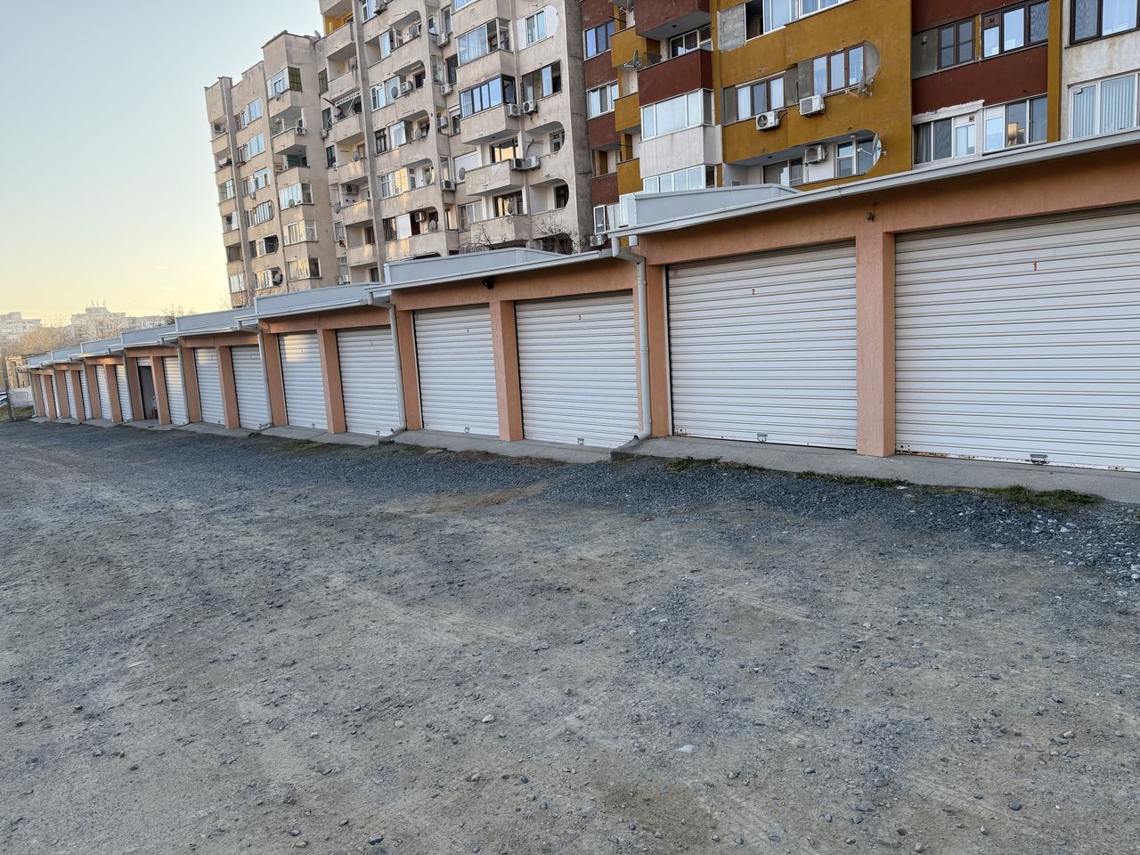 Дава се под наем Гараж / Паркомясто в Сливен, Сини камъни - 18 кв.м за 76.5 € - Снимка #1