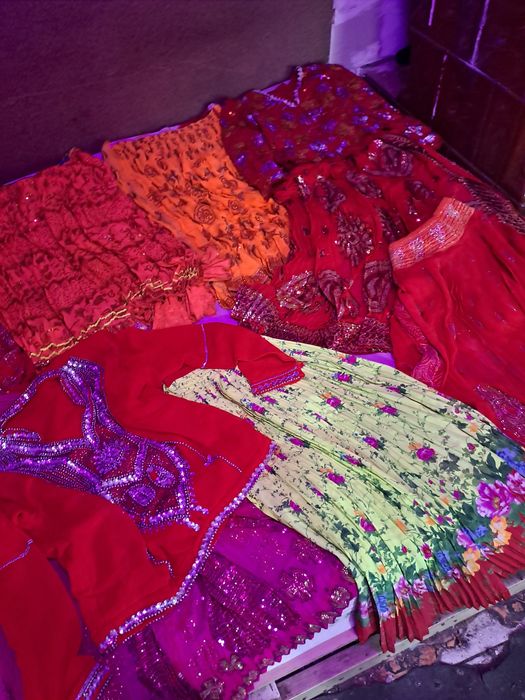 Fuste țigănești bluze țigănești 300 ron