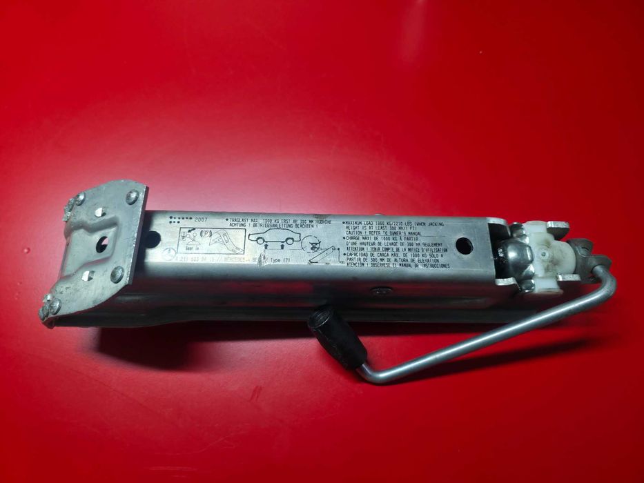 Cric AUTO OEM Mercedes E Class W211 C Class A Class CLA