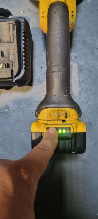 flex polizor dewalt dcg 412 cu baterie 18v 5Ah si incarcator DCB115