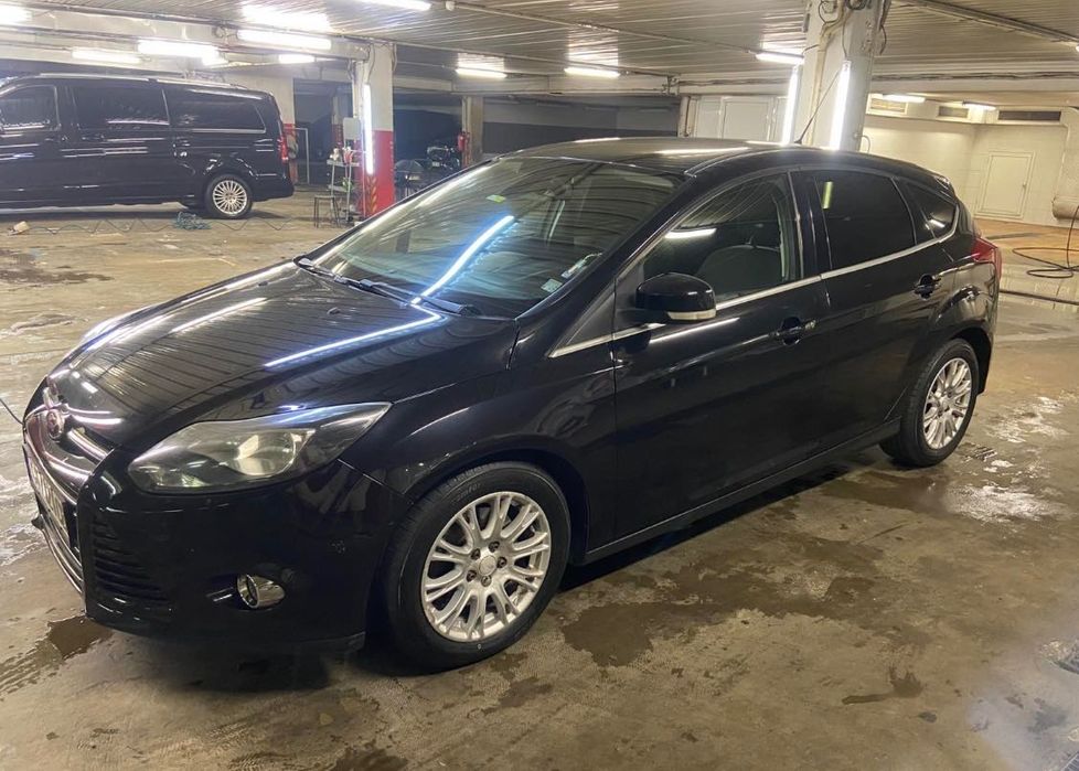 Ford Focus 2.0 автомобил