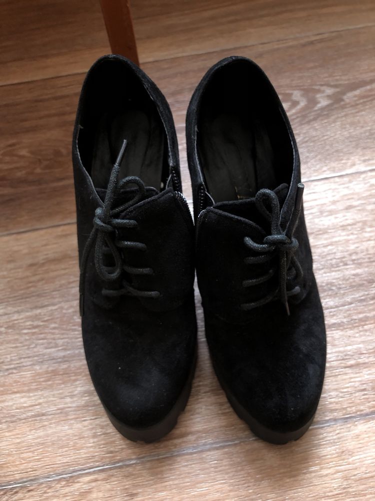 Полсапог замшевый черный на каблуках 35 размер