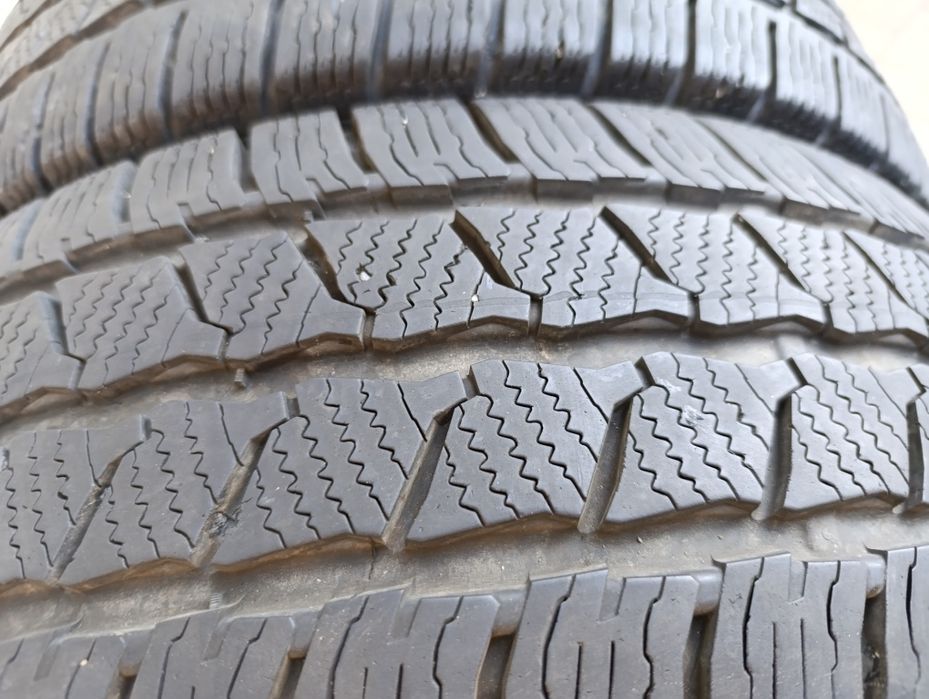 Зимни гуми Continental 235/65/16 C dot 2023