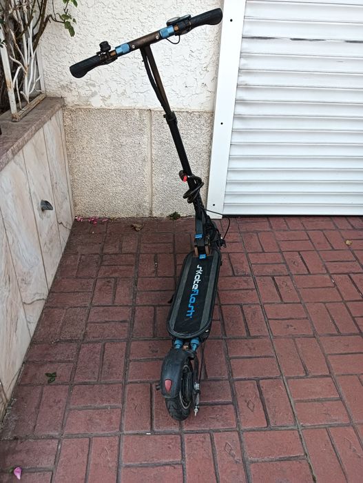 Vând trotineta electrica SkateFlash
