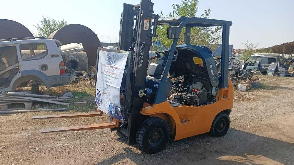 Вилочный погрузчик TOYOTA