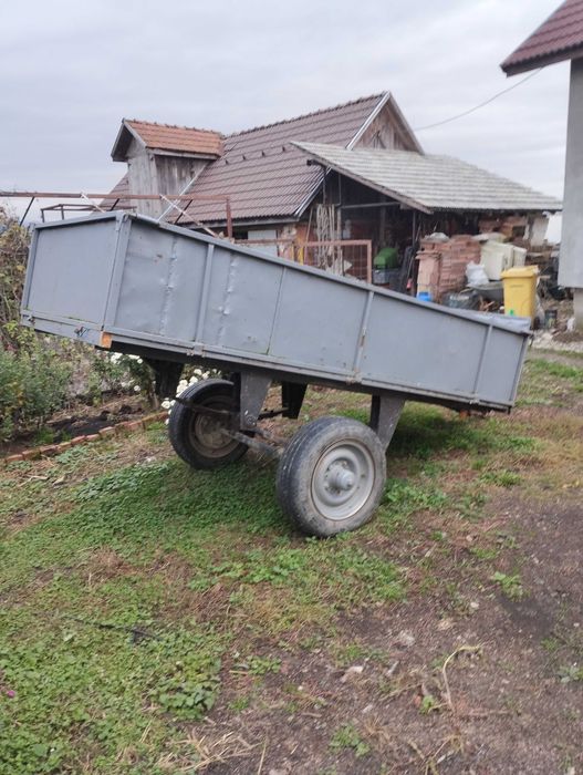 Vând tractor Ford dexta