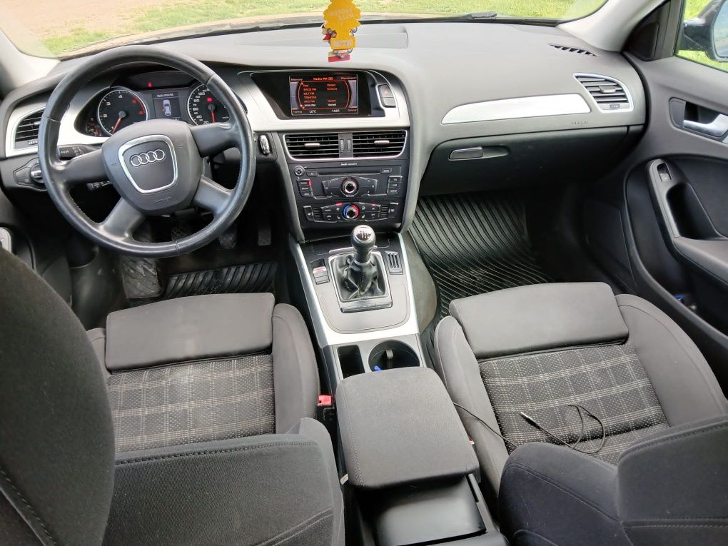 Audi a4 b8 2.0 tdi 143cp euro 5 2009 navigatie bixenon led