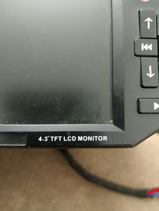 Vând CD cu televizor și stație amplificator auto