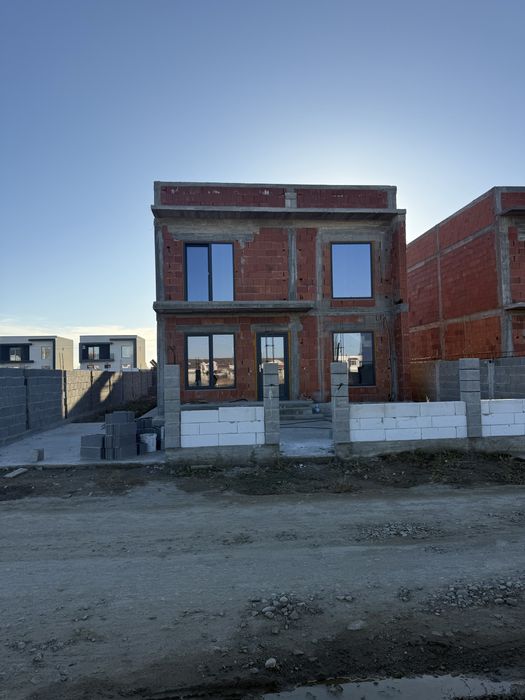 Casa cu etaj zona Selgros