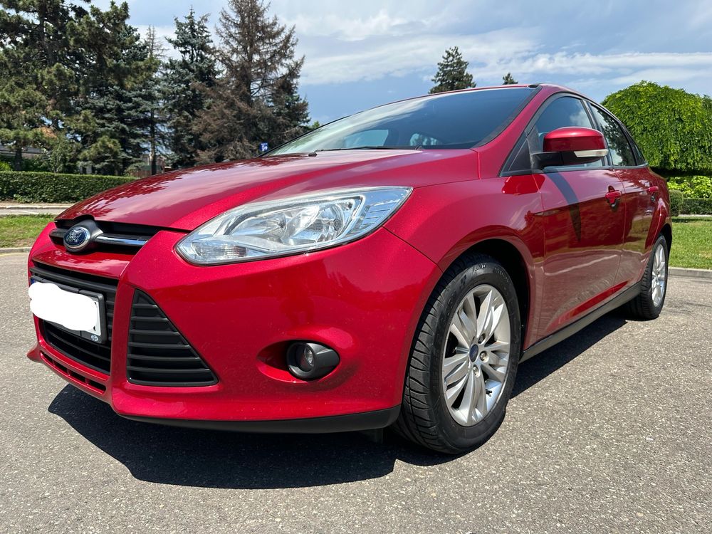 Ford Focus sedan 2012 1.0 l Ecoboost