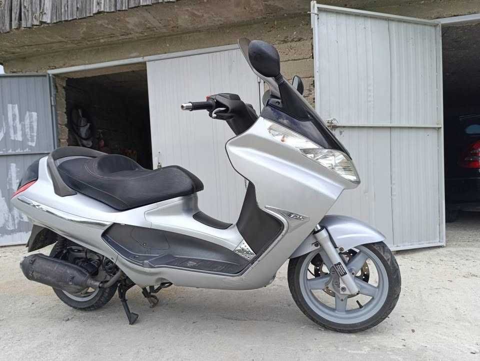 Piaggio 250cc макси скутер