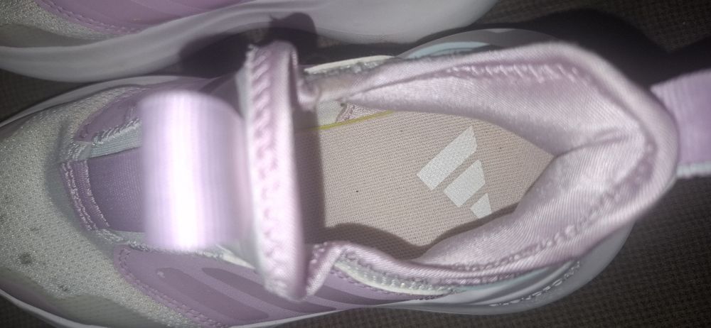 Маратонки Puma, Adidas