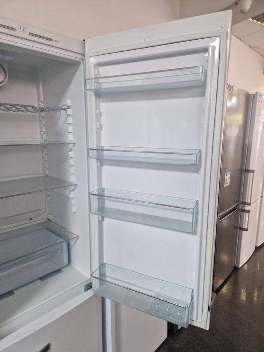 Хладилник с фризер Miele A++ No Frost 200 см