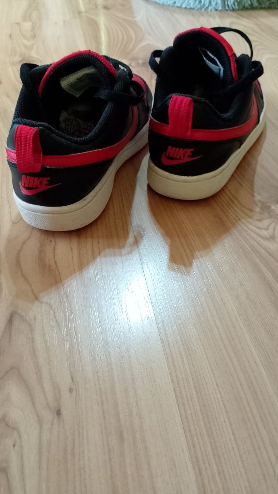 Оригинални маратонки Nike