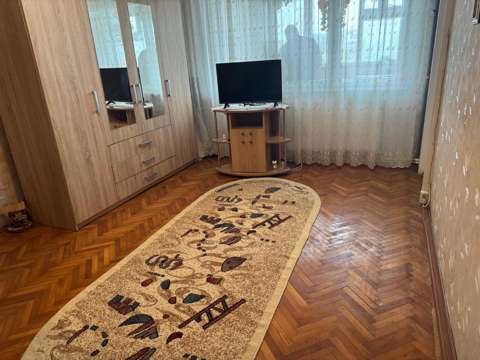 Inchiriez apartament  1 camera / Regim hotelier